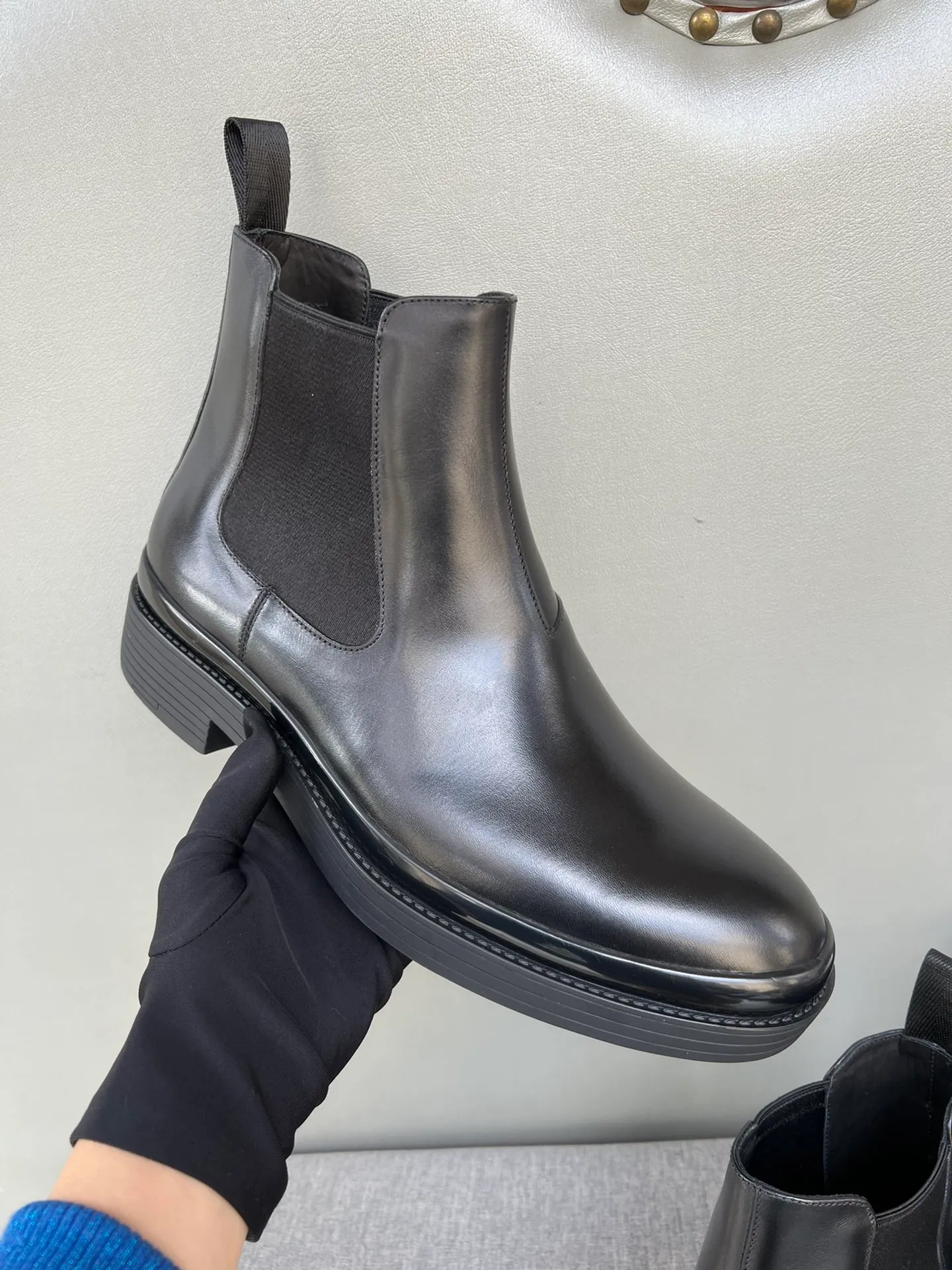 Batch of 1000💰Exclusive hot-selling new Prada Chelsea thick-soled men's shoes, naked boots, imported calf leather on the surface, cow leather on the lining, the outsole is made of private model TPU material, the frosted effect is consistent with the original version, 39-44 in stock (38, 45 custom-made, non-refundable)